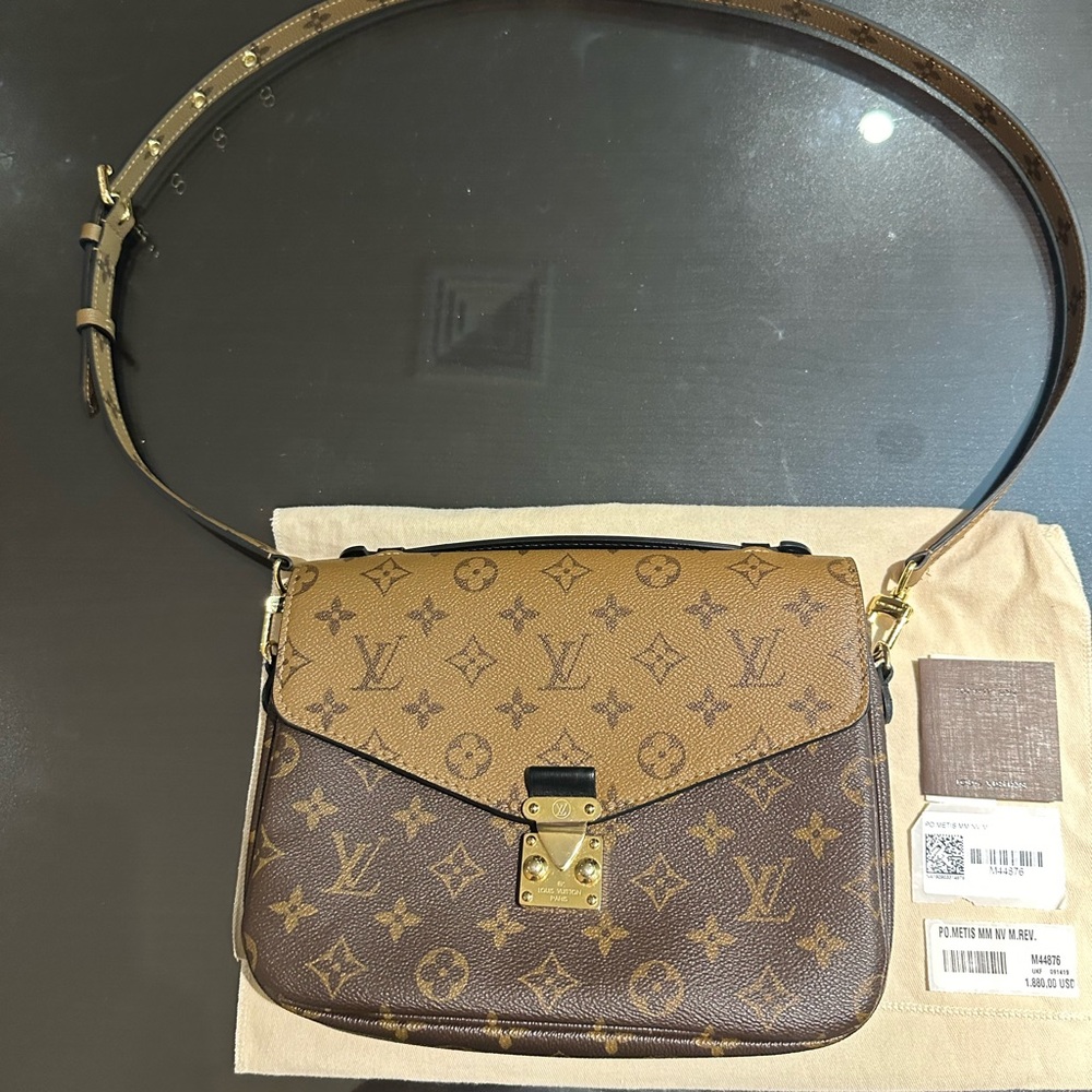 Louis Vuitton authentic petis MM NV M. REV gently warn with new strap